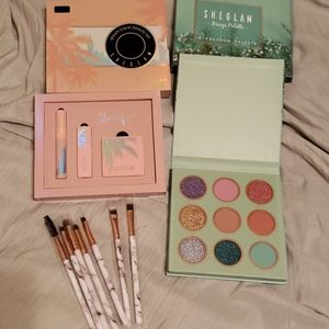 Travel Beauty Set & Eyeshadow Palette with Brushes